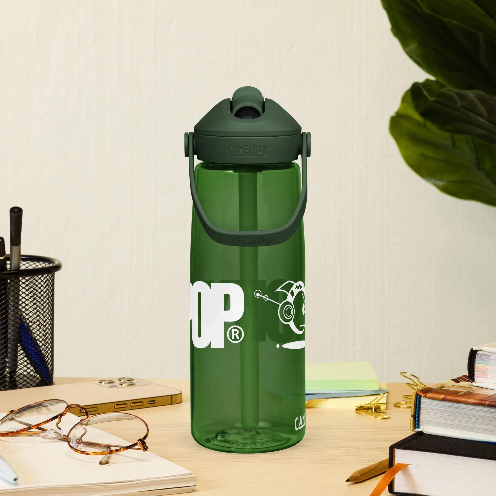 TOKYOPOP Camelbak Flip straw water bottle - Image 3